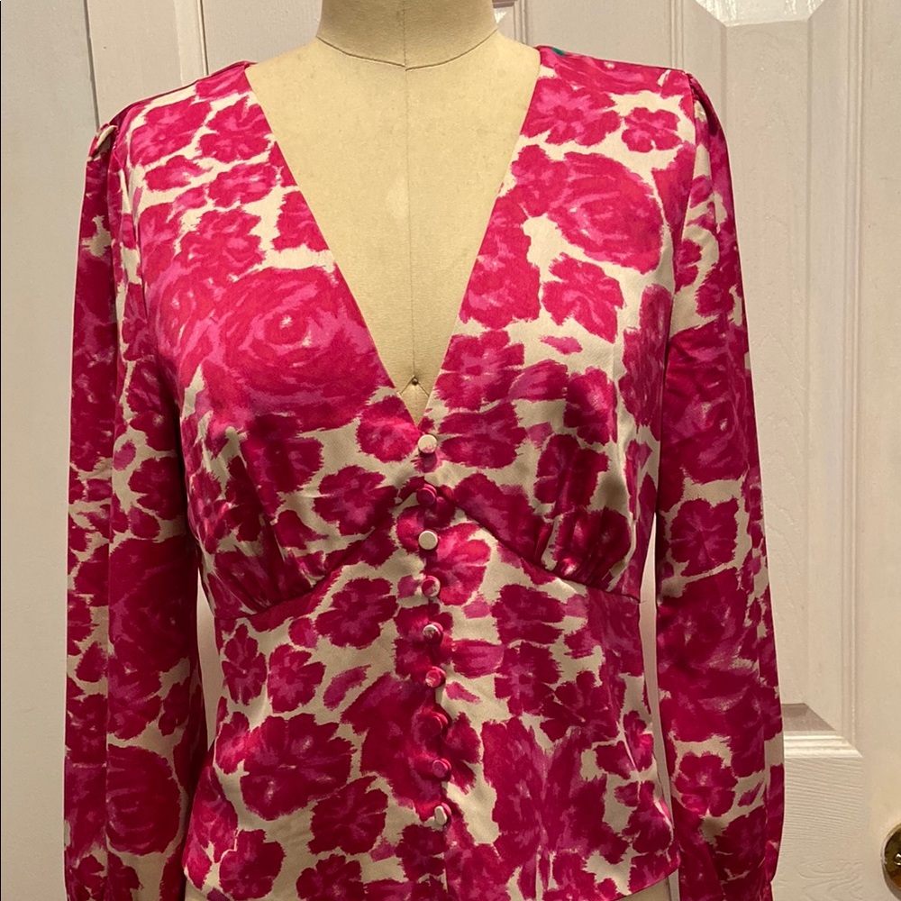 J CREW BLOUSE .Floral Pink and Cream Silky Button-Up Blouse